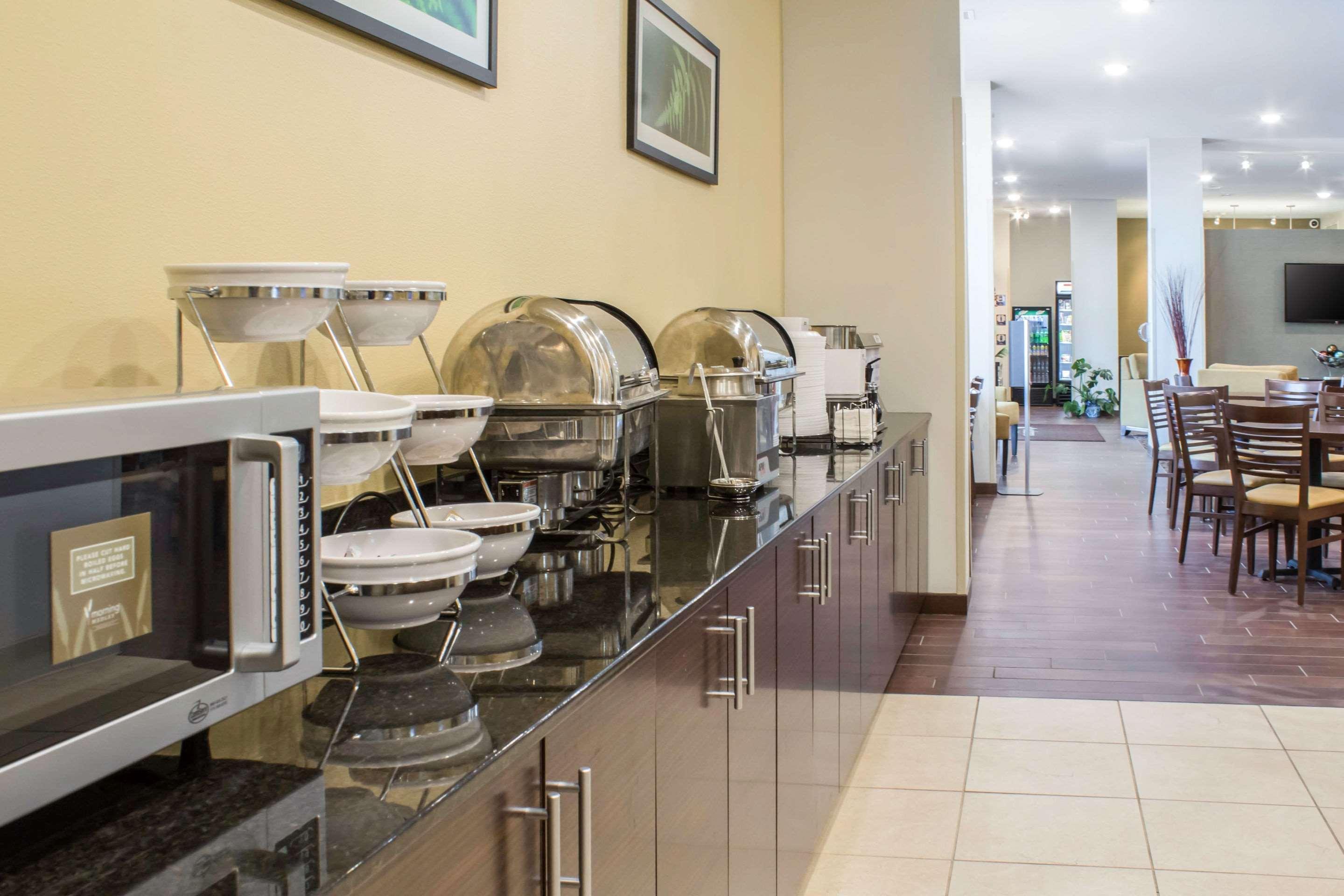 Sleep Inn & Suites Lincoln University Area Bagian luar foto