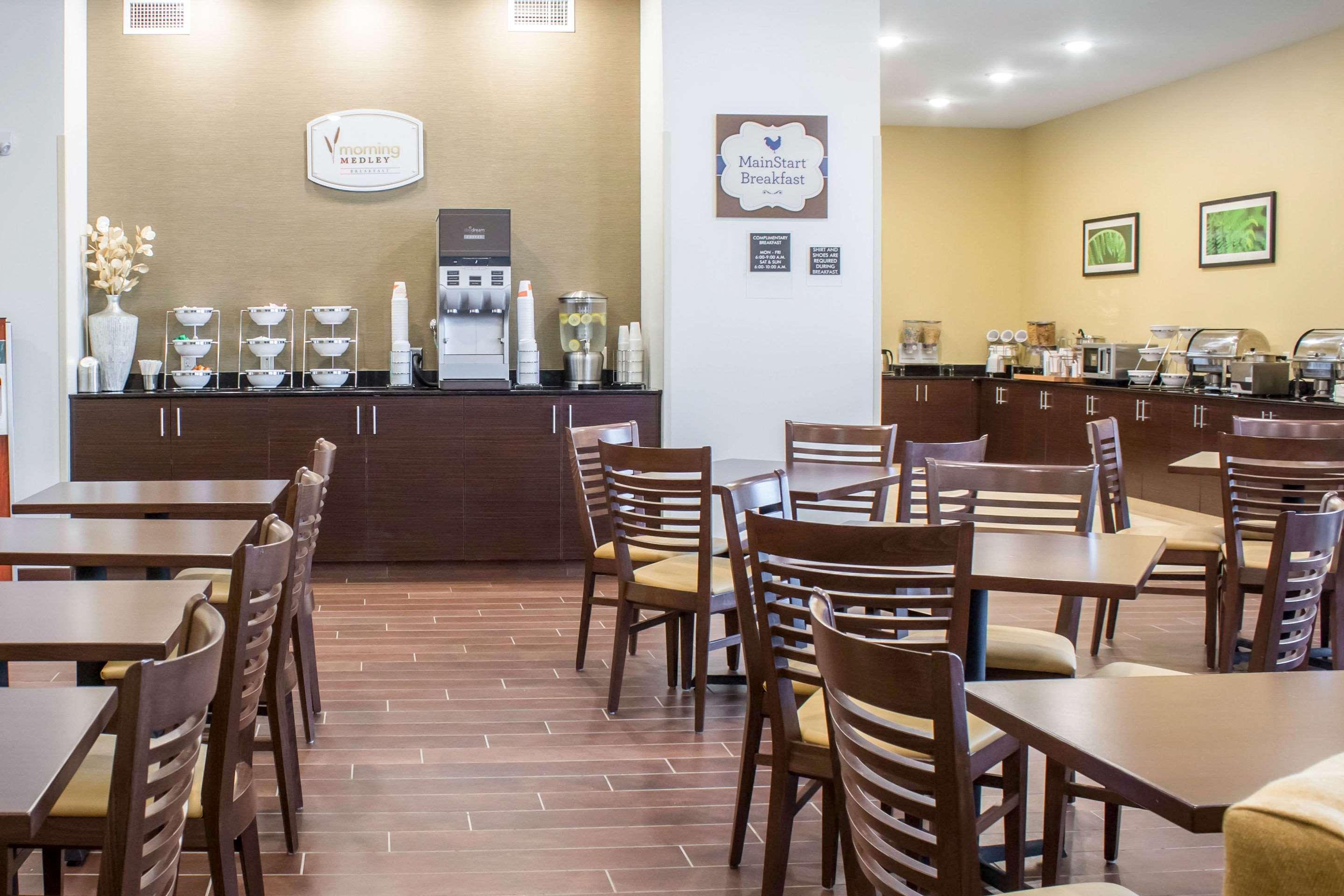 Sleep Inn & Suites Lincoln University Area Bagian luar foto