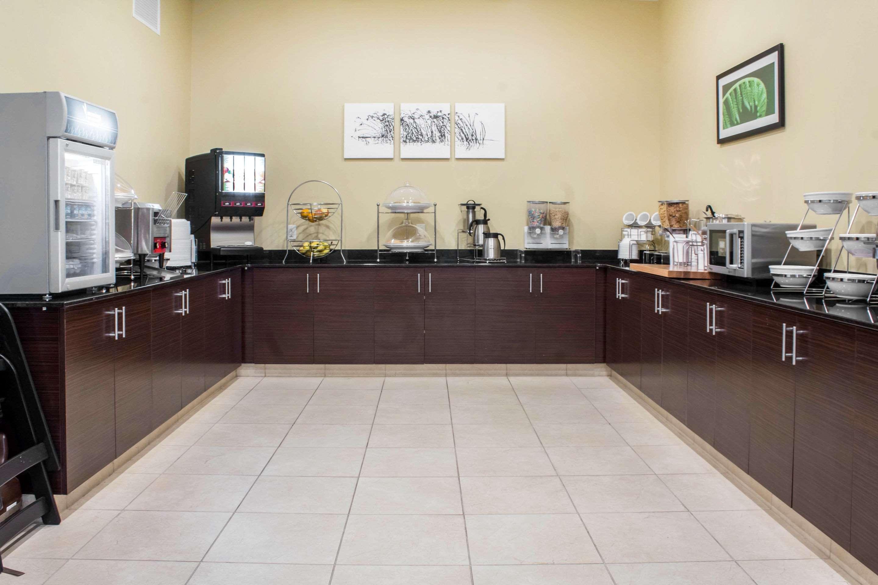 Sleep Inn & Suites Lincoln University Area Bagian luar foto