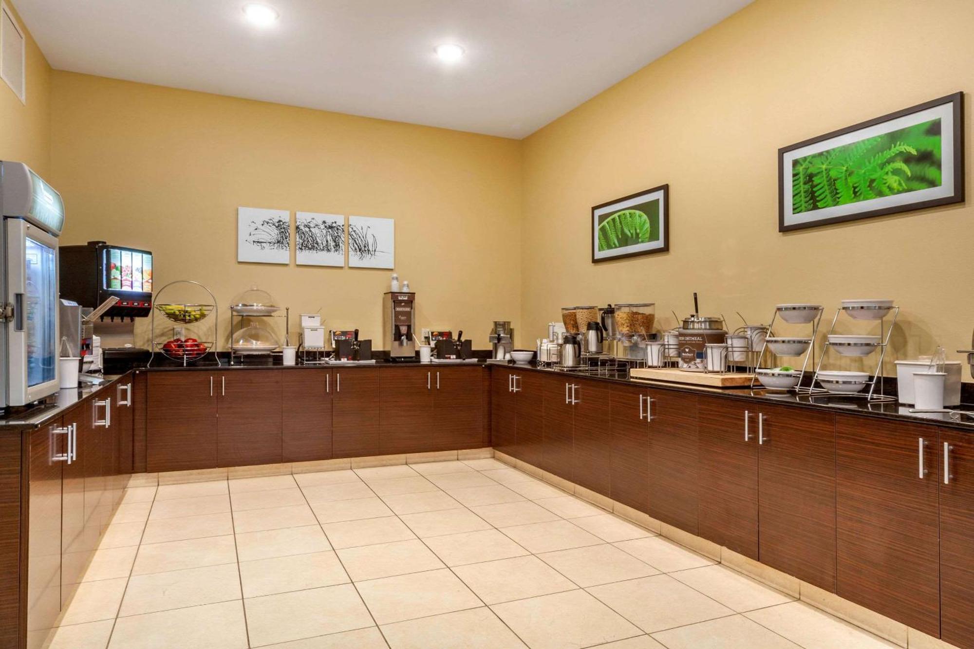 Sleep Inn & Suites Lincoln University Area Bagian luar foto