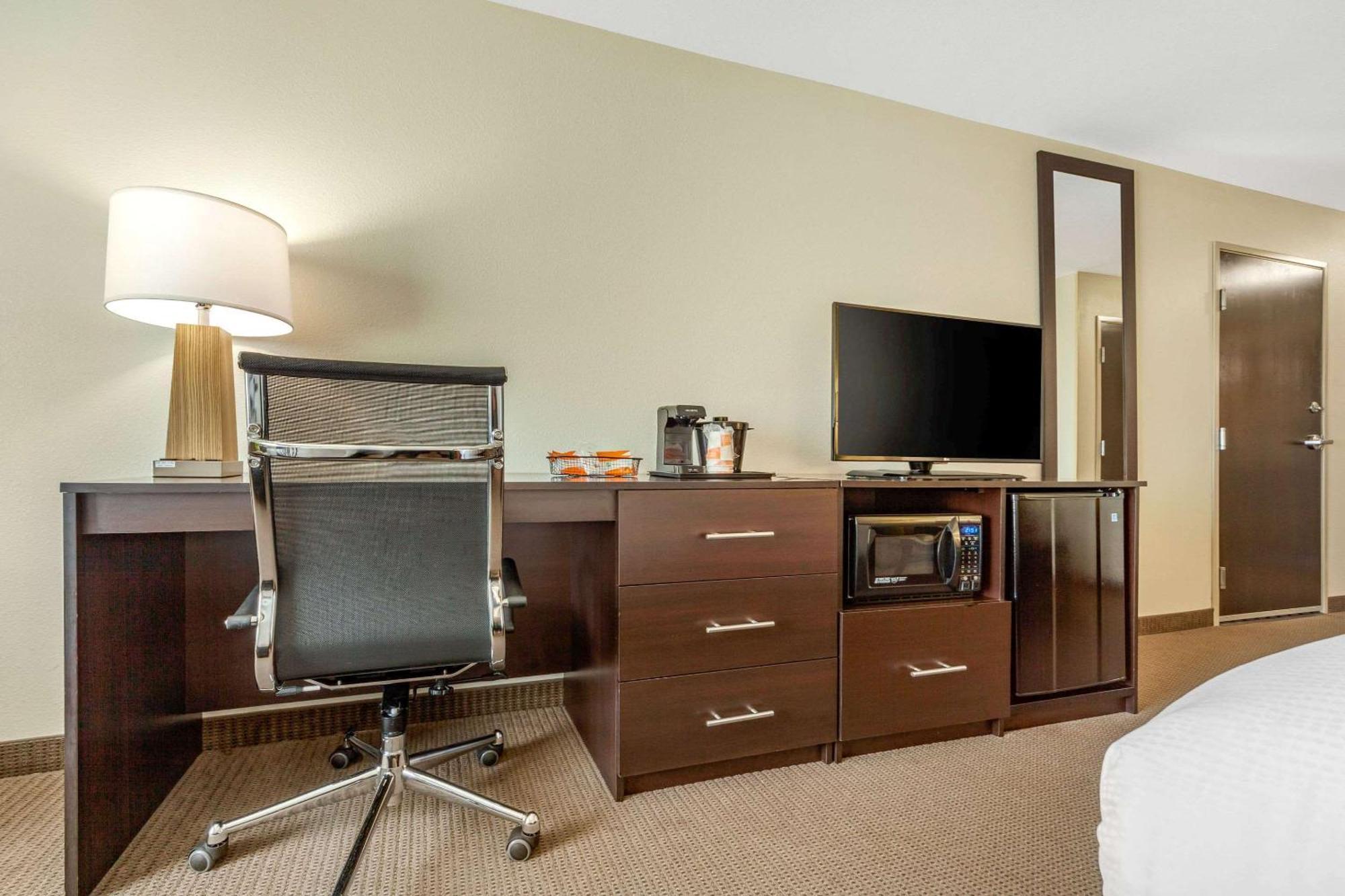 Sleep Inn & Suites Lincoln University Area Bagian luar foto