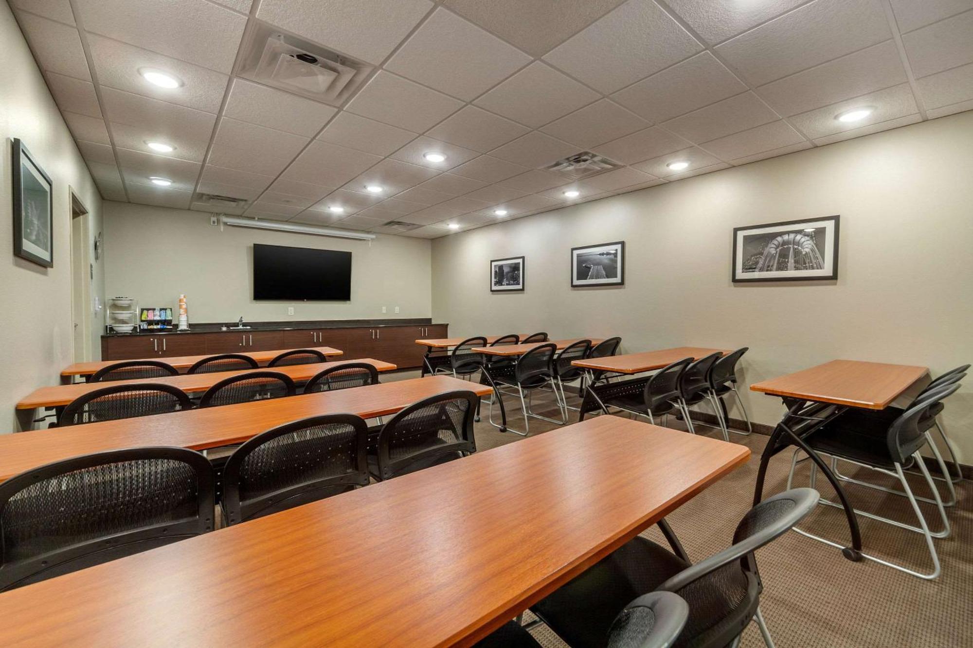 Sleep Inn & Suites Lincoln University Area Bagian luar foto