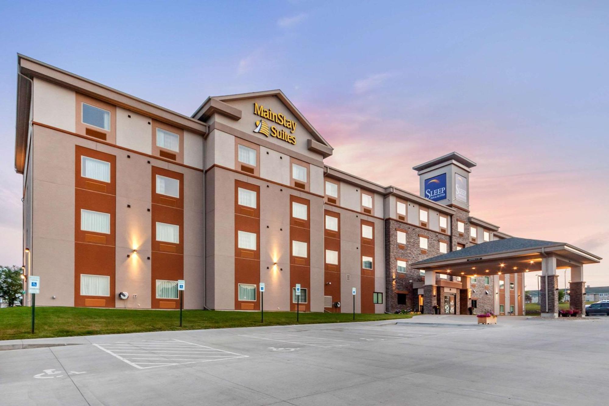 Sleep Inn & Suites Lincoln University Area Bagian luar foto